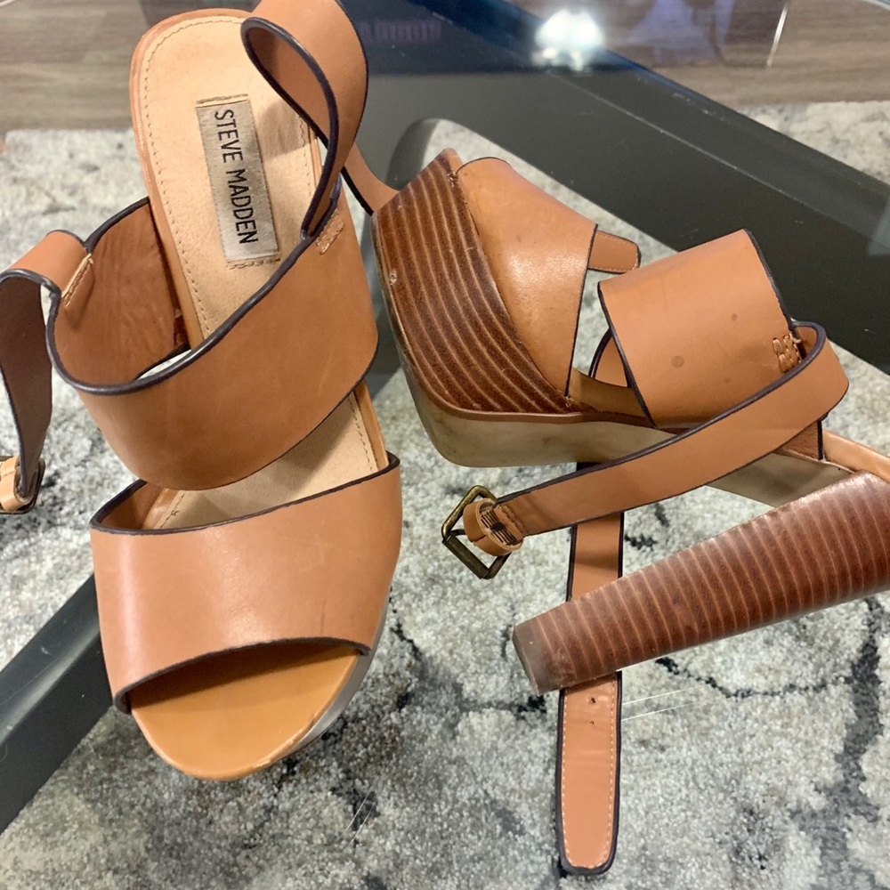 Steve Madden Heels. US size 8.5 fit like a 7.5/ 8